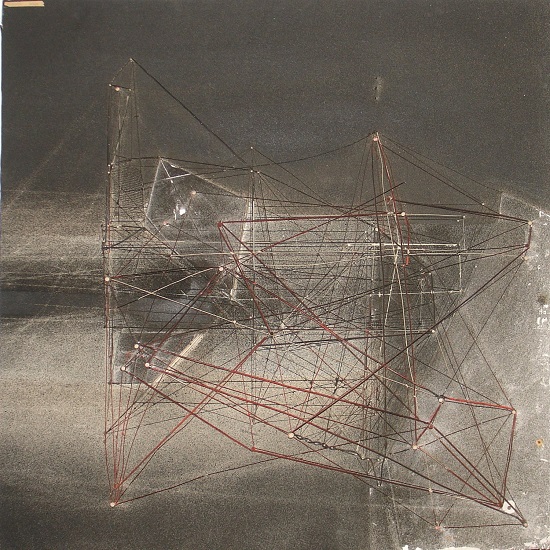 Bruno Caraceni,  Gesto c.29, 1960, chiodi, filo di ferro, rete metallica, sabbia incollata, cm. 77 x 77