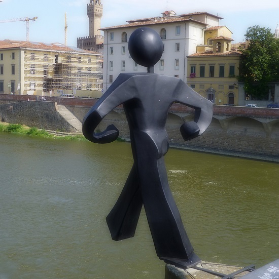 Clet Abraham, Uomo Comue, scultura sul Ponte alle Grazie, Firenze